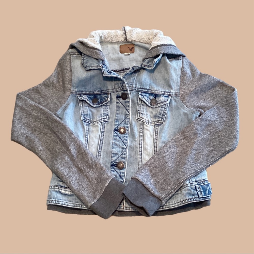 American Eagle Denim Jean Jacket, size small 💜